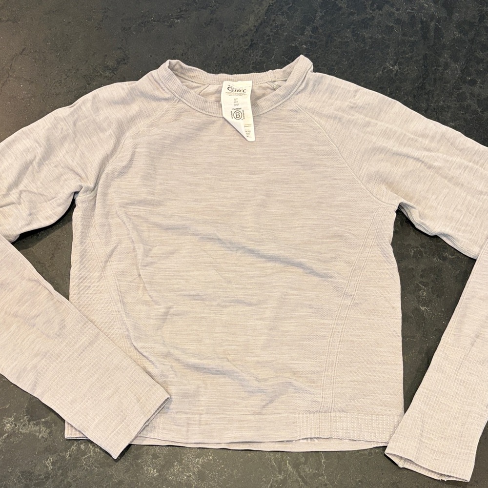 Athleta Light Gray Long Sleeve Top